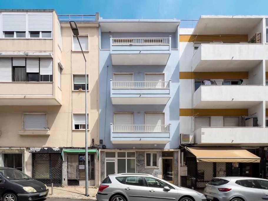 Appartement Olaias Lisbon 2 Bed Near Metro 2 Extérieur photo
